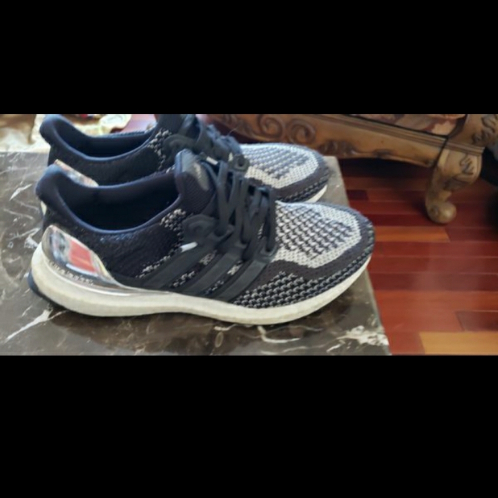 Addidas  men Ultranoost silver metal edition.  Siz